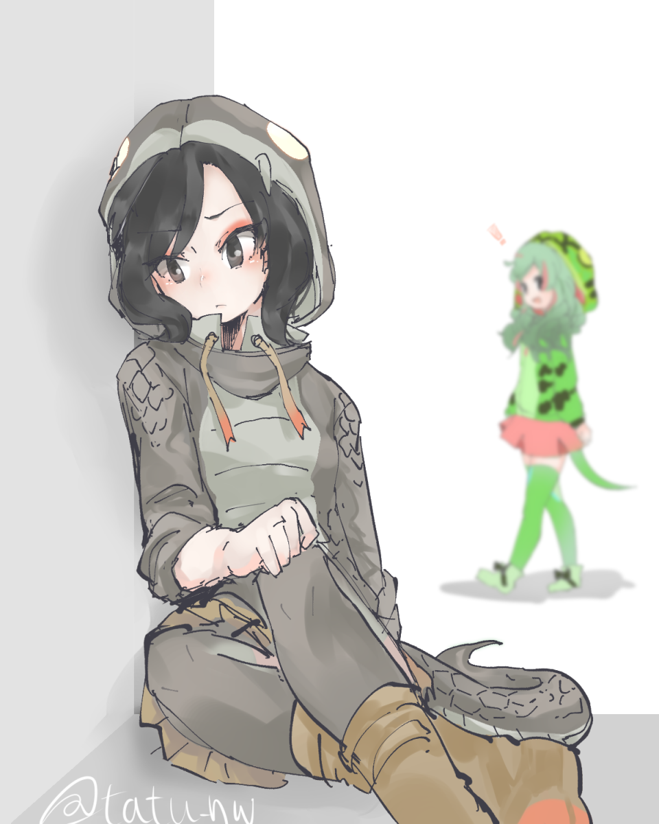 !, 2girls, black_hair, black_mamba_(kemono_friends), boomslang_(kemono_friends), boots, eyebrows_visible_through_hair, frown