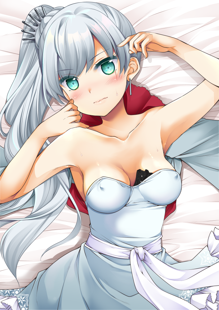 1girl, aqua_eyes, armor, bare_shoulders, blush, breasts, cleavage, closed_mouth