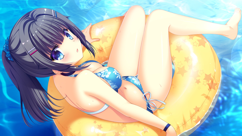 1girl, bikini, black_hair, blue_bikini, blue_eyes, blue_scrunchie, bracelet, day