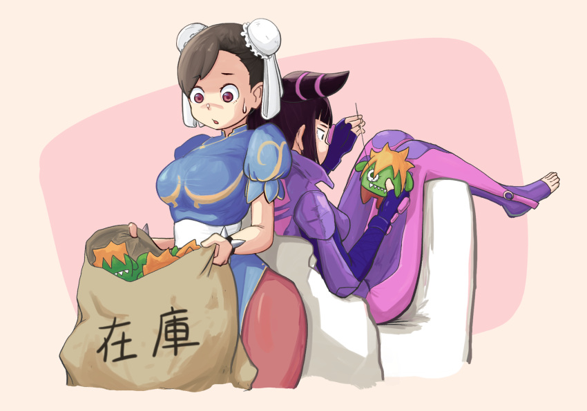2girls, back-to-back, bag, blanka, blanka-chan, bracelet, brown_hair, bun_cover