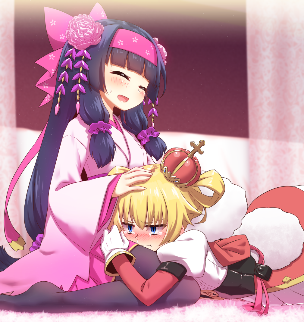 2girls, black_hair, blonde_hair, blush, closed_eyes, crown, flower_knight_girl, hug