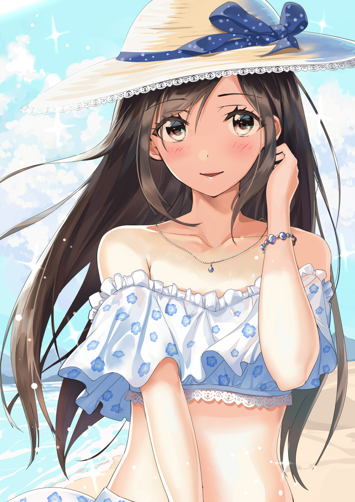 1girl, bare_shoulders, beach, black_eyes, black_hair, blue_ribbon, bracelet, clouds, collarbone, commentary_request, crop_top, day, eyebrows_visible_through_hair, floral_print, frills, hair_tucking, hand_up, hat, hat_ribbon, jewelry, kinugasa_yuuichi, lace-trimmed_hat, light_blush, long_hair, looking_at_viewer, midriff, necklace, original, outdoors, parted_lips, ribbon, smile, solo, sparkle, strapless, sun_hat, upper_body