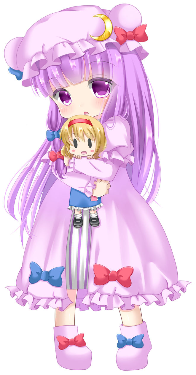 2girls, alice_margatroid, blue_ribbon, blush, braid, bright_background, chibi, commentary_request, crescent, crescent_moon_pin, eyebrows_visible_through_hair, hat, headband, highres, hug, long_hair, looking_at_viewer, multiple_girls, open_mouth, patchouli_knowledge, purple_hair, red_ribbon, ribbon, simple_background, touhou, violet_eyes, white_background, yukina_kurosaki
