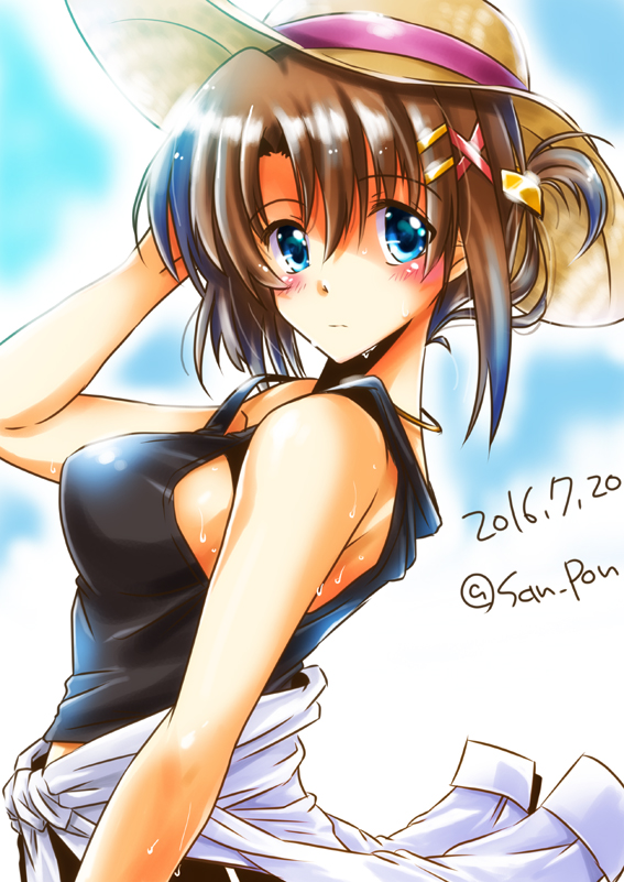 1girl, bangs, black_shirt, blue_eyes, breasts, brown_hair, brown_hat, casual