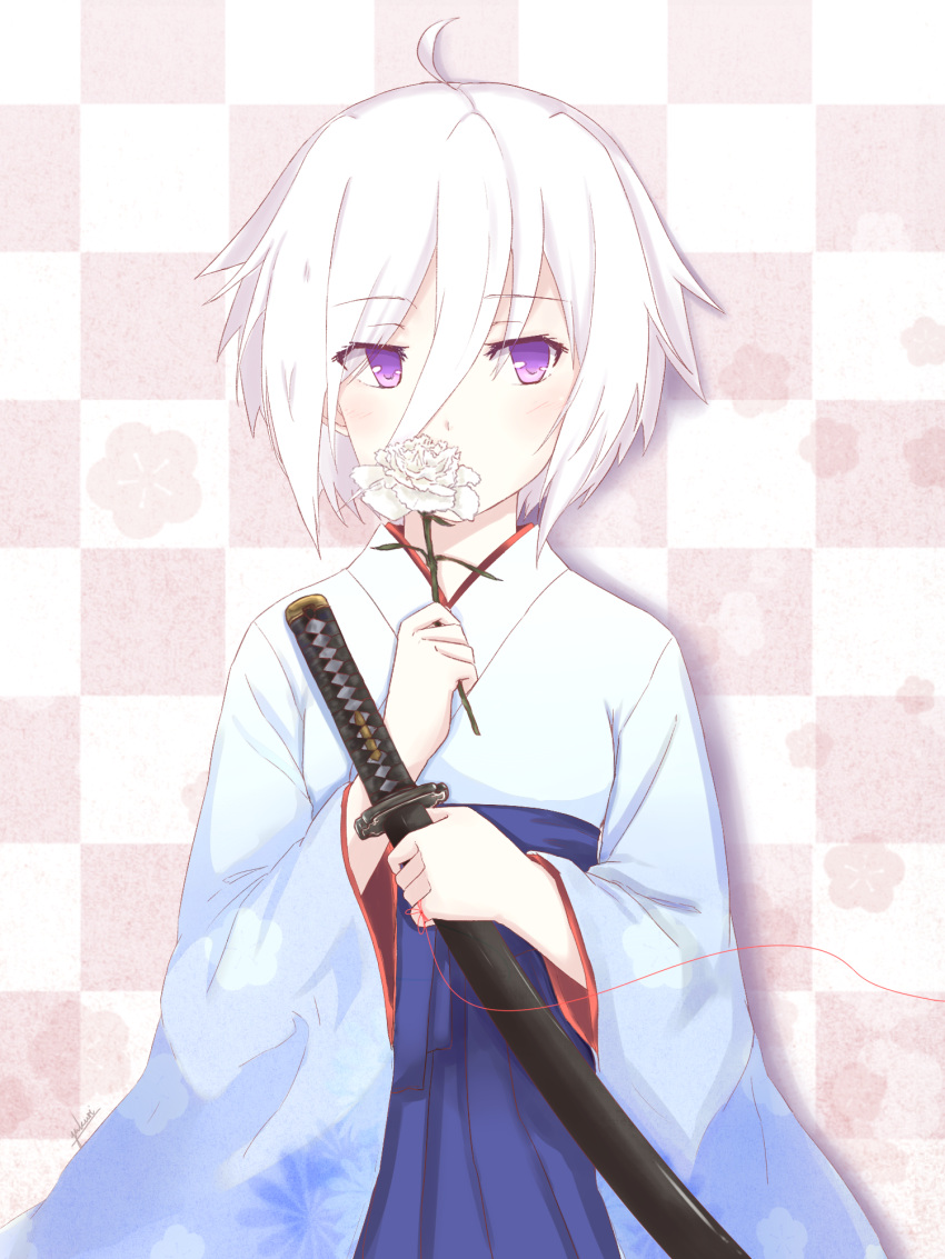 1girl, ahoge, alternate_costume, bangs, blue_hakama, checkered, checkered_background, commentary_request, covering_mouth, eyebrows_visible_through_hair, eyes_visible_through_hair, flower, flower_request, flower_to_mouth, hair_between_eyes, hakama, highres, holding, holding_sword, holding_weapon, itomi_sayaka, japanese_clothes, looking_away, looking_to_the_side, red_string, sheath, sheathed, short_hair, signature, solo, string, sword, toji_no_miko, violet_eyes, weapon, white_flower, white_hair, wide_sleeves, yukuri