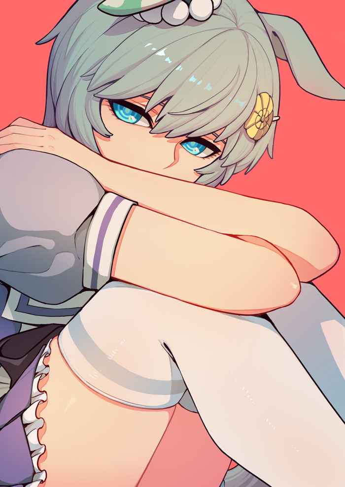 1girl, animal_ears, blue_eyes, from_side, grey_hair, hair_ornament, hand_on_own_shoulder, horse_ears, horse_tail, looking_at_viewer, puffy_short_sleeves, puffy_sleeves, red_background, school_uniform, seiun_sky, serafuku, shirt, short_sleeves, sitting, skirt, solo, sungwon, tail, thigh-highs, umamusume, white_legwear