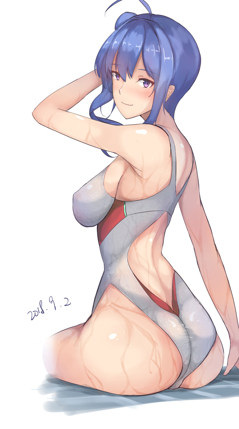 1girl, ahoge, ass, azur_lane, blue_hair, breasts, competition_swimsuit, cowboy_shot, dated, from_behind, hair_bun, highres, large_breasts, long_hair, looking_at_viewer, one-piece_swimsuit, sideboob, simple_background, sitting, solo, st._louis_(azur_lane), swimsuit, violet_eyes, wet, white_background, white_swimsuit, yusha_(m-gata)
