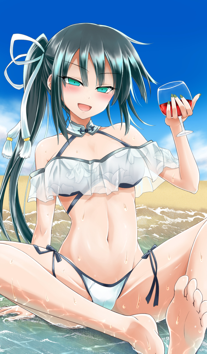 1girl, :d, bangs, bare_shoulders, beach, bikini, black_bikini_top, blue_sky, blush, breasts, clouds, collarbone, commentary_request, cup, cupping_glass, day, drink, drinking_glass, eyebrows_visible_through_hair, fate/grand_order, fate_(series), fingernails, green_eyes, green_hair, green_nails, hair_between_eyes, hand_up, highres, jing_ke_(fate/grand_order), long_hair, medium_breasts, nail_polish, navel, open_mouth, outdoors, sand, shallow_water, side-tie_bikini, side_ponytail, sidelocks, sitting, sky, smile, solo, swimsuit, ugatsu_matsuki, very_long_hair, water, wet, white_bikini_top, wine_glass