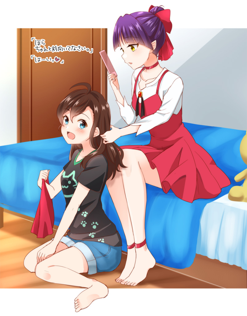 2girls, :d, adjusting_another's_hair, barefoot, bed, black_shirt, blue_eyes, blush, brown_hair, brush, choker, dress, eyebrows_visible_through_hair, gegege_no_kitarou, hair_down, hair_ribbon, inuyama_mana, kisaragi_ichigo, long_hair, long_sleeves, multiple_girls, nekomusume, nekomusume_(gegege_no_kitarou_6), on_bed, open_mouth, pointy_ears, purple_hair, red_choker, red_dress, red_ribbon, ribbon, shirt, short_hair, short_sleeves, shorts, sitting, sitting_on_bed, smile, t-shirt, translated, yellow_eyes
