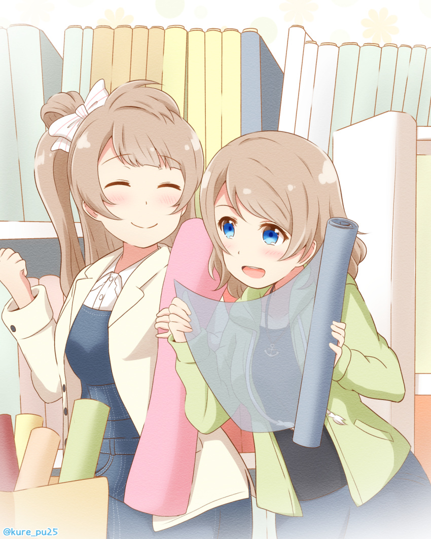 2girls, :d, ^_^, anchor_necklace, bangs, black_shirt, blue_eyes, blush