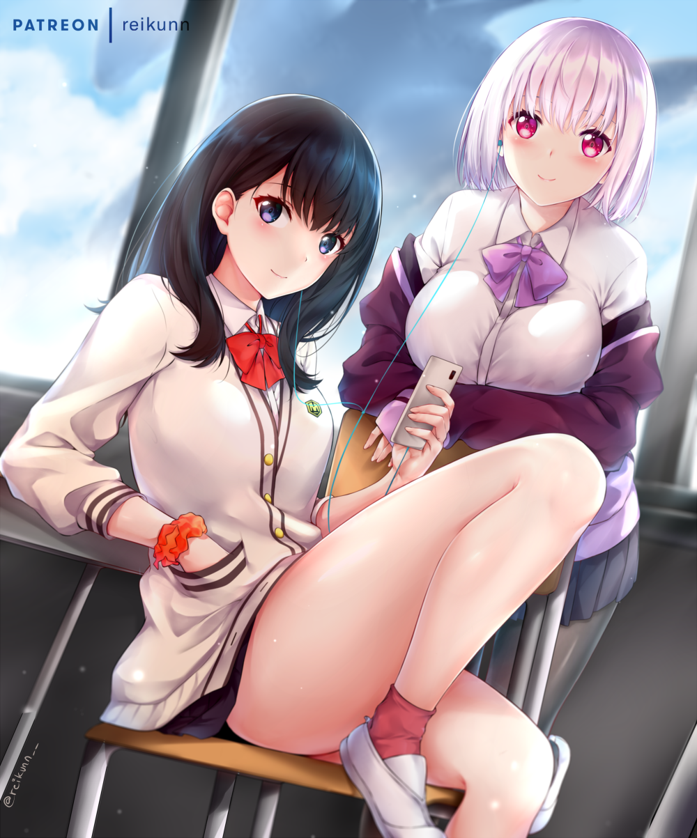 2girls, artist_name, ass, bangs, black_hair, black_legwear, black_skirt, blue_eyes