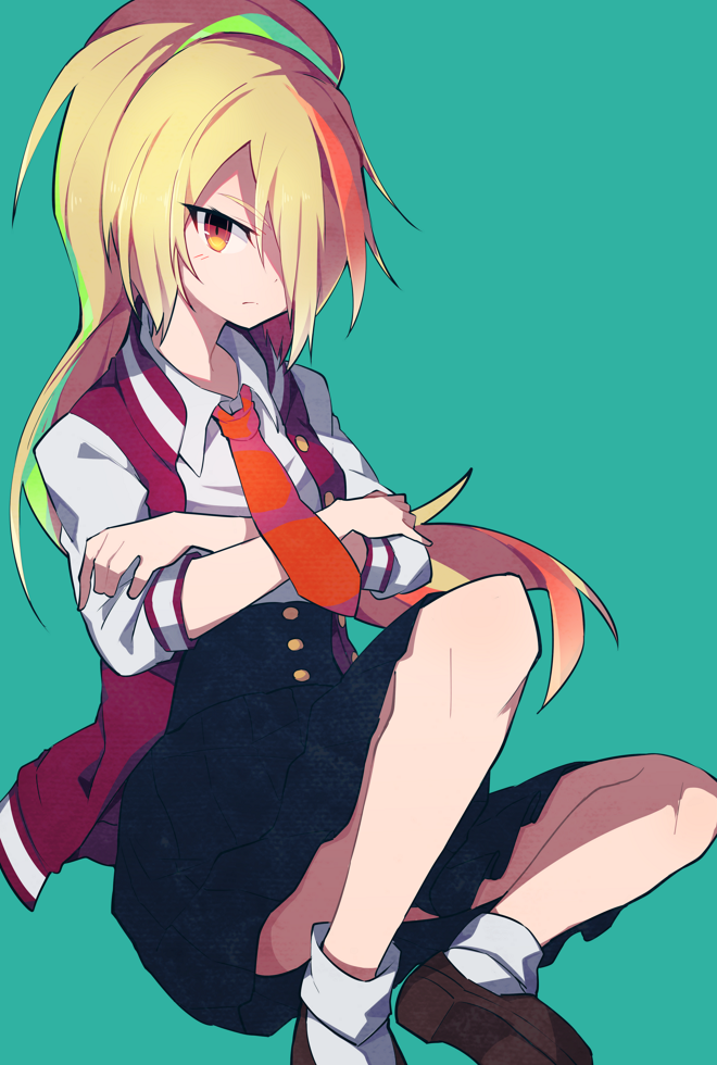 1girl, blonde_hair, commentary_request, crossed_arms, green_background, hair_over_one_eye, high-waist_skirt, jacket