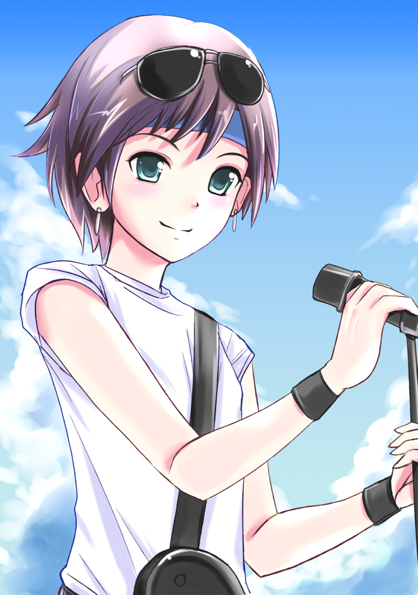 cloud, clouds, earrings, green_eyes, headband, highres, idolmaster, jewelry, kikuchi_makoto, microphone, microphone_stand, short_hair, sky, smile, suishin_(pixiv54529), sunglasses, t-shirt
