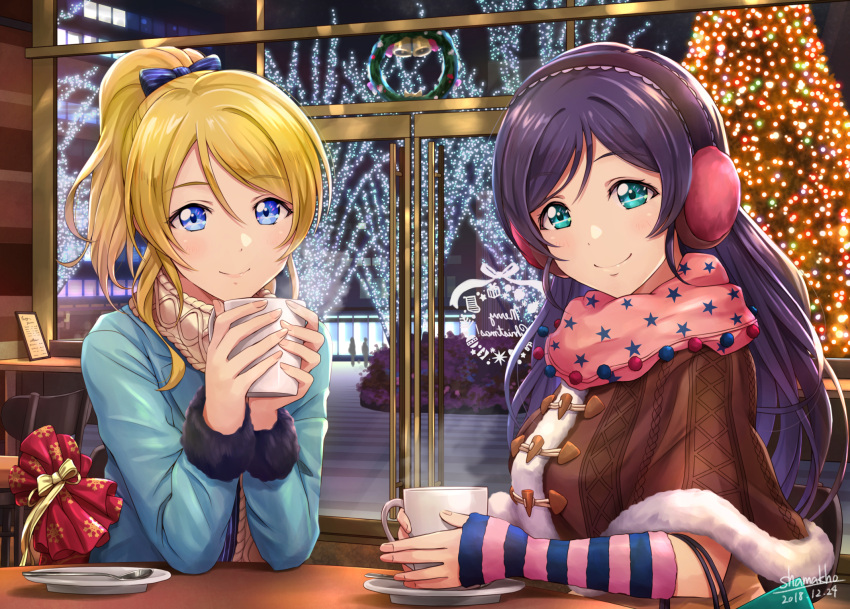 2girls, aqua_eyes, arm_warmers, artist_name, ayase_eli, bag, beige_scarf, blonde_hair