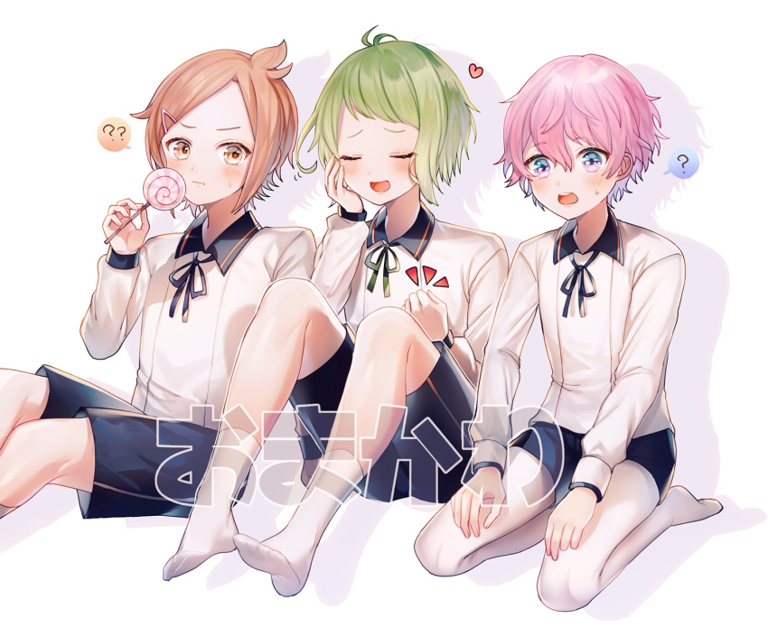 3boys, ?, abandon_ranka, akita_toushirou, blue_eyes, brown_eyes, brown_hair, candy