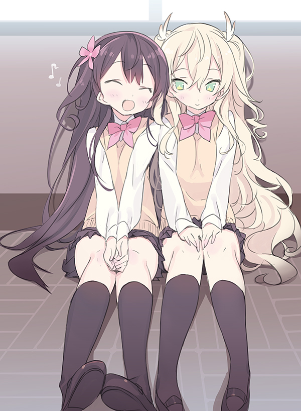 2girls, :>, :d, ^_^, bangs, black_legwear, blade_(galaxist), blonde_hair