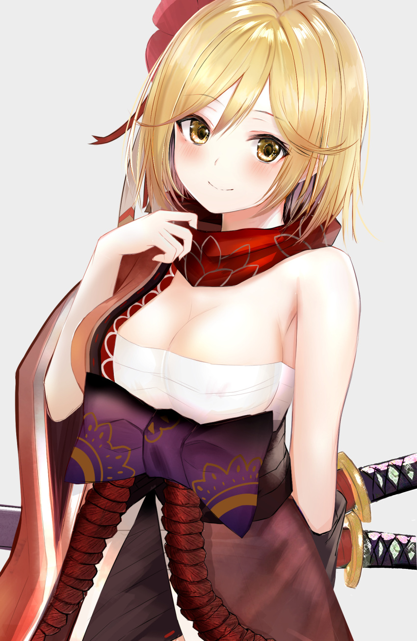 1girl, bangs, bare_shoulders, blonde_hair, blush, breasts, cleavage, closed_mouth, cowboy_shot, djeeta_(granblue_fantasy), eyebrows_visible_through_hair, granblue_fantasy, grey_background, hadanugi_dousa, hair_ornament, hand_up, head_tilt, highres, japanese_clothes, katana, kengou_(granblue_fantasy), looking_at_viewer, medium_breasts, obi, red_scarf, ria_(riarea00), rope, sarashi, sash, scarf, sheath, sheathed, short_hair, sidelocks, smile, solo, standing, sword, weapon, weapon_on_back, wide_sleeves, yellow_eyes