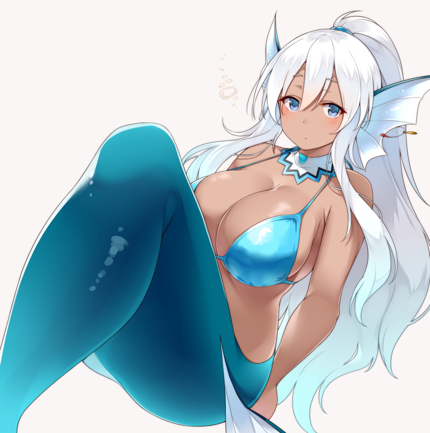 1girl, absurdres, bangs, bikini_top, blue_eyes, blush, breasts, choker, cleavage, closed_mouth, collarbone, commentary_request, dark_skin, eyebrows_visible_through_hair, fins, hair_between_eyes, hair_ornament, hairband, head_fins, highres, large_breasts, long_hair, looking_at_viewer, matsunoki_(unknown_751), mermaid, monster_girl, navel, original, ponytail, silver_hair, simple_background, sitting, solo, very_long_hair