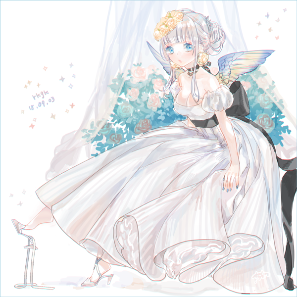 1girl, angel_wings, back_bow, bangs, black_choker, blue_eyes, blue_nails, bouquet