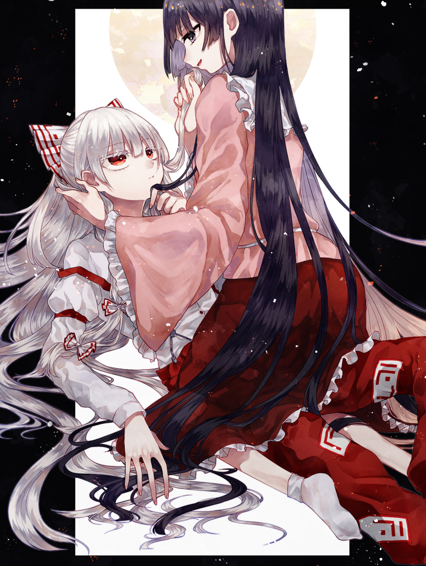 2girls, bangs, black_background, black_eyes, black_hair, bow, colored_eyelashes, commentary_request