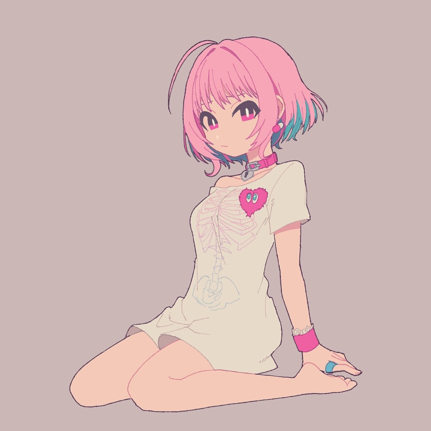 1girl, :/, ahoge, arm_support, bangs, bare_legs, barefoot, blue_hair, bottomless, bracelet, breasts, brown_background, collar, earrings, ears_visible_through_hair, full_body, heart, highres, idolmaster, idolmaster_cinderella_girls, jewelry, lock, long_shirt, looking_at_viewer, medium_breasts, medium_hair, multicolored_hair, naname_(fossama1), off_shoulder, pendant, pill, pink_collar, pink_eyes, pink_hair, ring, shirt, short_sleeves, simple_background, sitting, skeleton_print, t-shirt, two-tone_hair, wariza, yumemi_riamu
