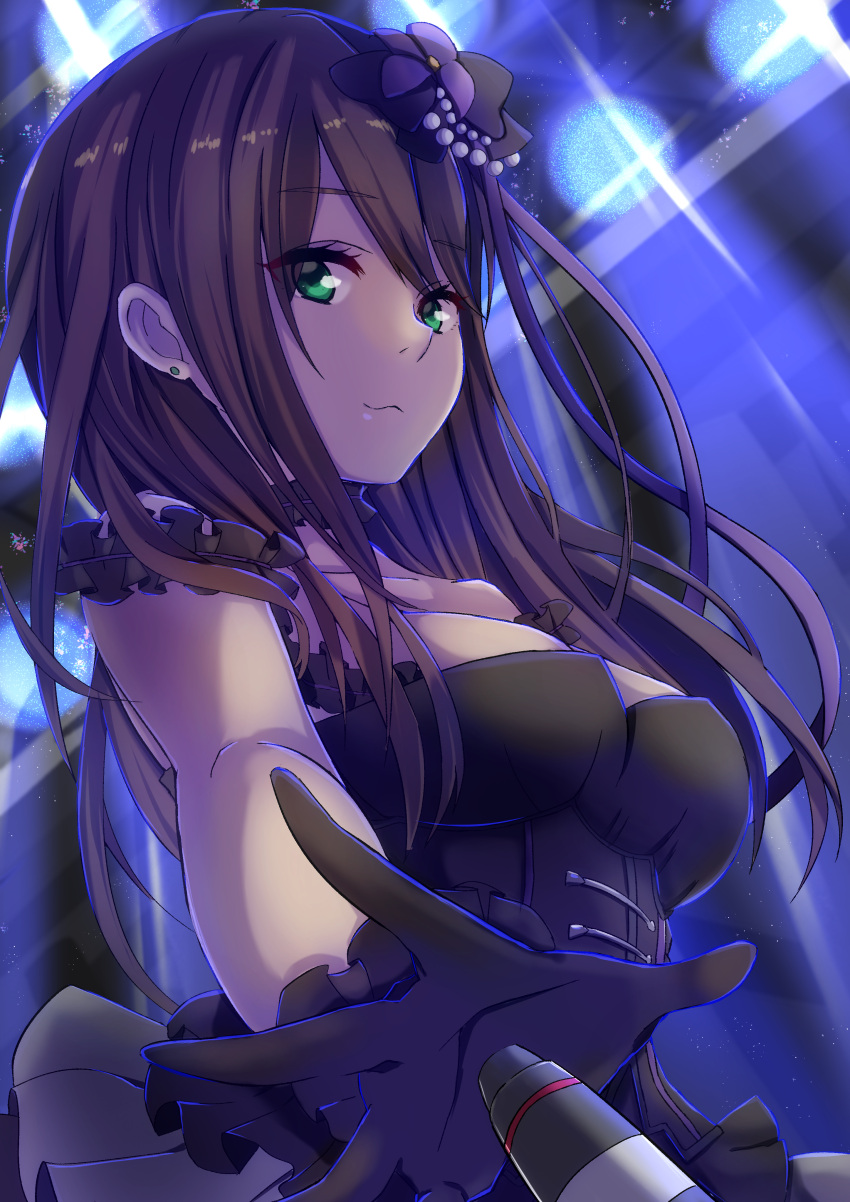 1girl, absurdres, bangs, bare_shoulders, black_dress, black_gloves, black_gothic_dress_(idolmaster), breasts, brown_hair, collarbone, commentary_request, dress, earrings, eyebrows_visible_through_hair, flower, foreshortening, frills, gloves, green_eyes, hair_flower, hair_ornament, highres, idolmaster, idolmaster_cinderella_girls, idolmaster_cinderella_girls_starlight_stage, jewelry, long_hair, looking_at_viewer, medium_breasts, microphone, outstretched_hand, shibuya_rin, smile, solo, standing, upper_body, yagitani_hitsuji