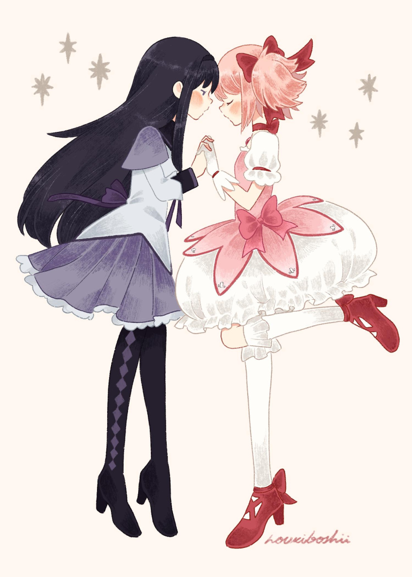 2girls, akemi_homura, bangs, black_hair, black_hairband, blush, boots, bow