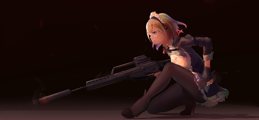 1girl, absurdres, assault_rifle, blonde_hair, chinese_commentary, commentary_request, fingerless_gloves, g36_(girls_frontline)
