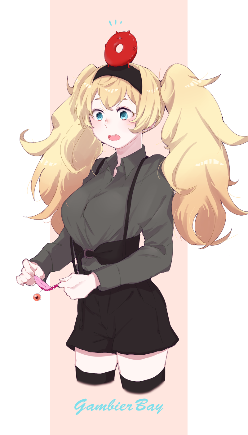 1girl, 1other, achii_adachi, alternate_costume, black_hairband, black_legwear, black_shorts, blonde_hair