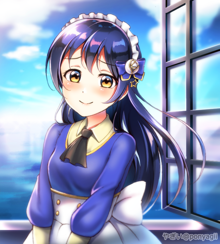 1girl, bangs, blue_hair, blush, closed_mouth, commentary_request, eyebrows_visible_through_hair, hair_between_eyes