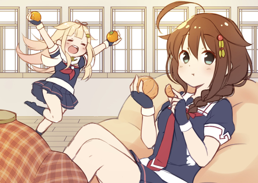 2girls, ahoge, blonde_hair, blush, braid, brown_hair, commentary_request, fingerless_gloves