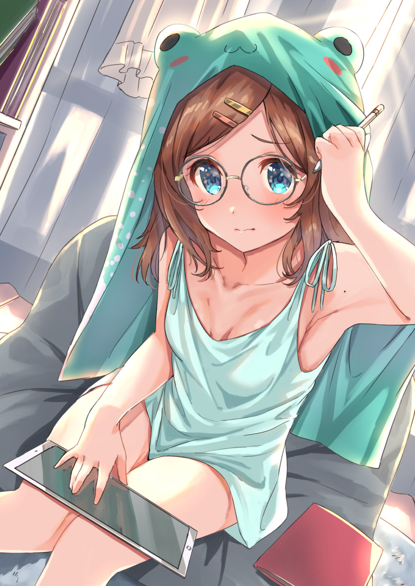 1girl, arm_up, armpits, bangs, bare_arms, bare_shoulders, blue_camisole, blue_eyes