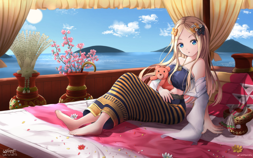 1girl, abigail_williams_(fate/grand_order), bandeau, bangs, bare_shoulders, barefoot, bed, black_bow