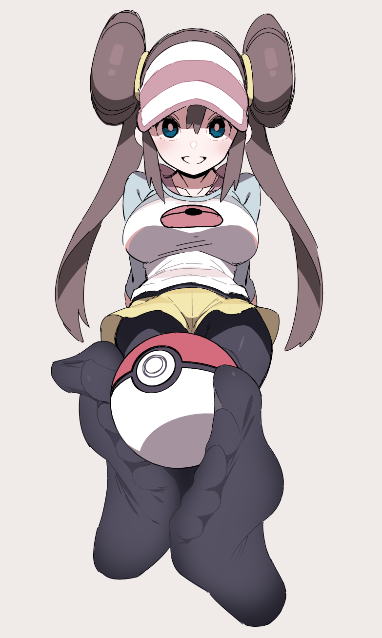 1girl, bane_(haibanemumi), black_legwear, blue_eyes, blue_shirt, breasts, brown_hair, double_bun, feet, foot_hold, grin, highres, holding, holding_poke_ball, impossible_clothes, impossible_shirt, large_breasts, long_hair, long_sleeves, looking_at_viewer, mei_(pokemon), multicolored_shirt, pantyhose, poke_ball, poke_ball_symbol, pokemon, pokemon_(game), pokemon_bw2, raglan_sleeves, shirt, shorts, smile, solo, visor_cap, white_shirt, yellow_shorts