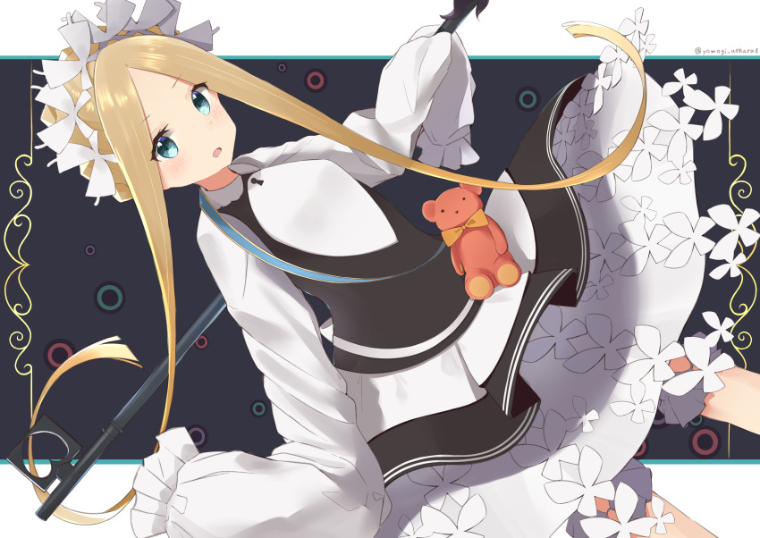 1girl, abigail_williams_(fate/grand_order), absurdres, apron, artist_name, bangs, black_skirt, blonde_hair