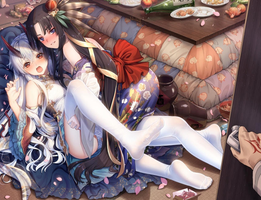 2girls, door, fate/grand_order, fate_(series), feet, fujimaru_ritsuka_(male), haneru, highres