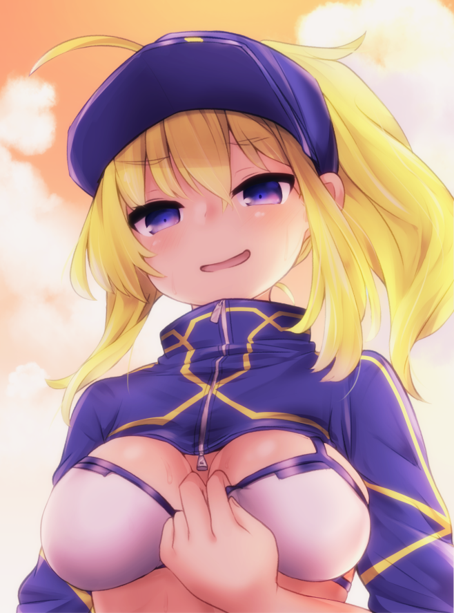1girl, ahoge, artoria_pendragon_(all), baseball_cap, bikini_top, blonde_hair, blue_eyes, blue_headwear, breasts, clouds, commentary_request, eyebrows_visible_through_hair, fate/grand_order, fate_(series), hair_through_headwear, hat, long_sleeves, looking_at_viewer, medium_breasts, mysterious_heroine_xx_(foreigner), open_mouth, orange_sky, ponytail, short_hair, shrug_(clothing), sky, smile, solo, upper_body, white_bikini_top, yarareimu, zipper