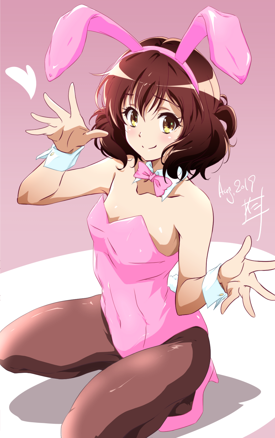 1girl, animal_ears, artist_logo, black_footwear, black_legwear, bow, bowtie, breasts, brown_eyes, brown_hair, bunny_tail, bunnysuit, cute, dated, detached_collar, full_body, hibike!_euphonium, high_heels, highres, kyoto_animation, leotard, looking_at_viewer, nii_manabu, oumae_kumiko, pantyhose, pink_footwear, pink_leotard, pink_neckwear, purple_background, rabbit_ears, short_hair, simple_background, small_breasts, smile, solo, squatting, strapless, strapless_leotard, tail, takarajimasha, wrist_cuffs