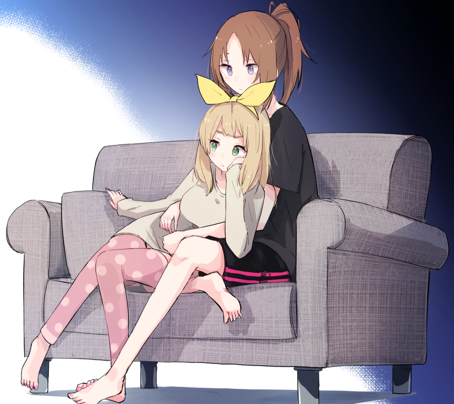 2girls, brown_hair, couch, green_eyes, hair_ribbon, hand_on_own_cheek, hibike!_euphonium, leaning_on_person