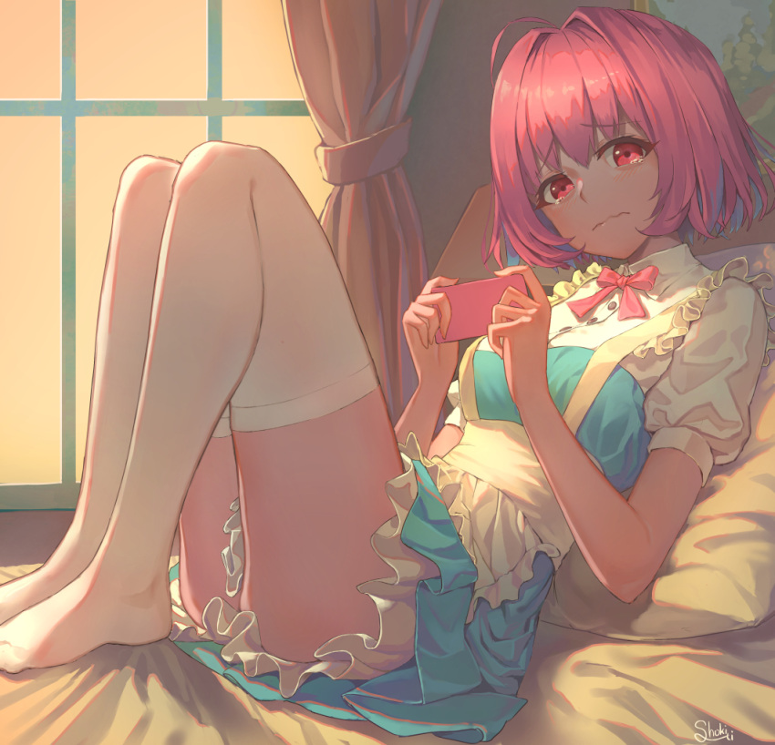 apron, blue_dress, breasts, commentary_request, dress, eyebrows_visible_through_hair, from_side, idolmaster, idolmaster_cinderella_girls, idolmaster_cinderella_girls_starlight_stage, looking_at_viewer, lying, maid, maid_dress, medium_breasts, medium_hair, no_shoes, on_bed, pink_ribbon, red_eyes, ribbon, short_sleeves, shoukichi_(shony), thigh-highs, wavy_mouth, white_apron, white_legwear, window, yumemi_riamu
