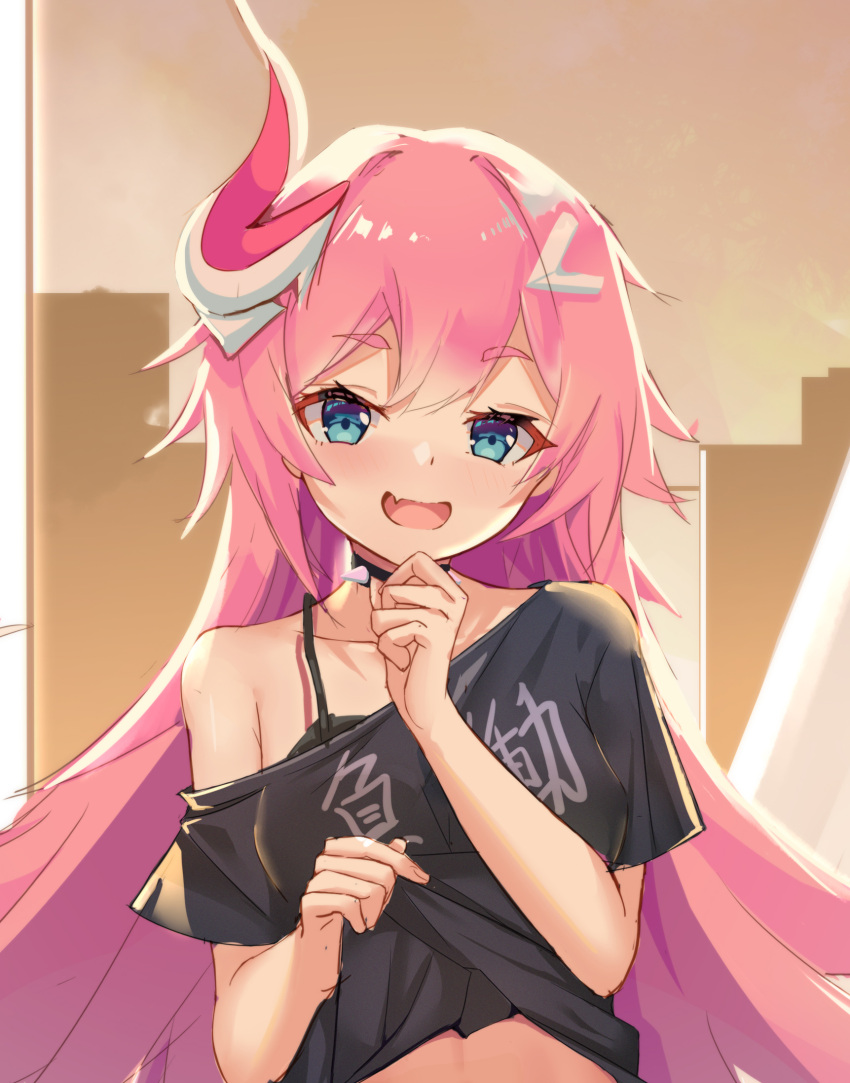 bare_shoulders, black_legwear, black_shirt, black_undershirt, blue_eyes, choker, eyebrows_visible_through_hair, fang