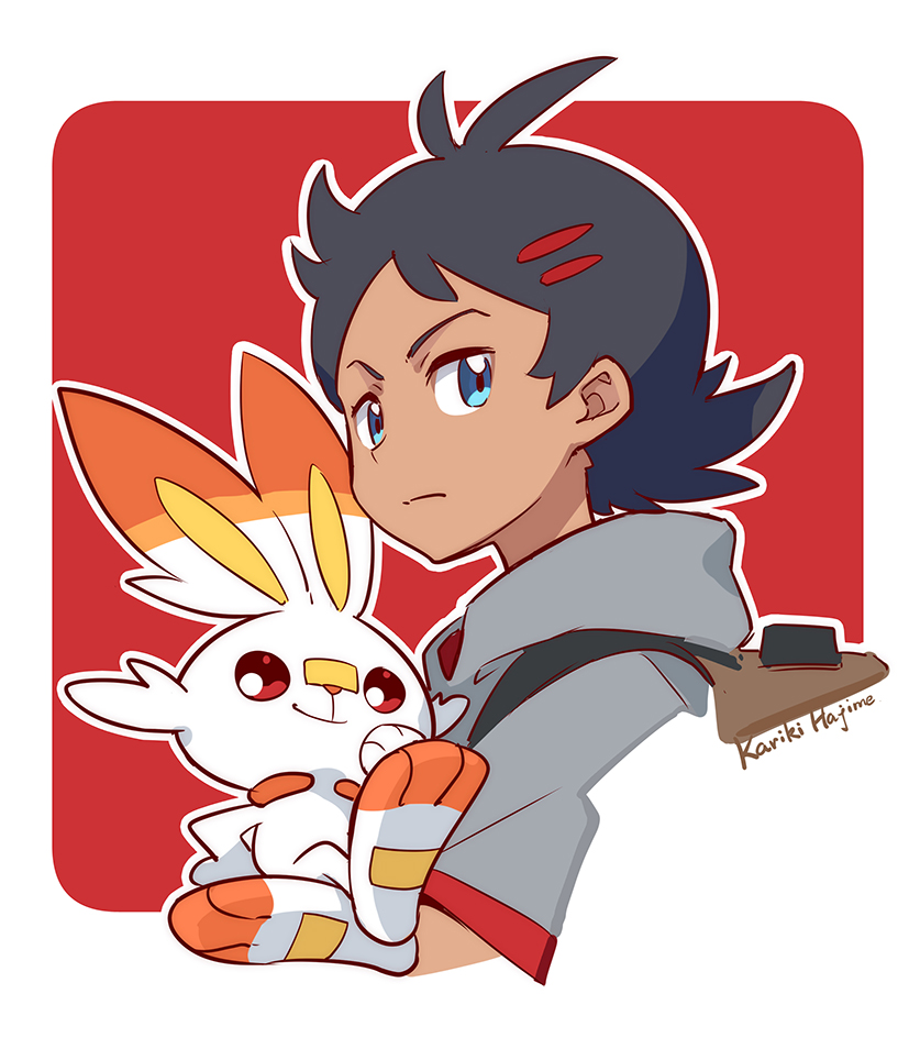 1boy, artist_name, backpack, bag, black_hair, blue_eyes, closed_mouth, commentary_request, dark_skin, from_side, gen_8_pokemon, gou_(pokemon), grey_shirt, hair_ornament, hairclip, happy, kariki_hajime, looking_at_viewer, outline, pawpads, pokemon, pokemon_(anime), pokemon_(creature), pokemon_swsh_(anime), red_background, red_eyes, revision, scorbunny, shirt, short_hair, short_sleeves, signature, simple_background, smile, upper_body, white_outline