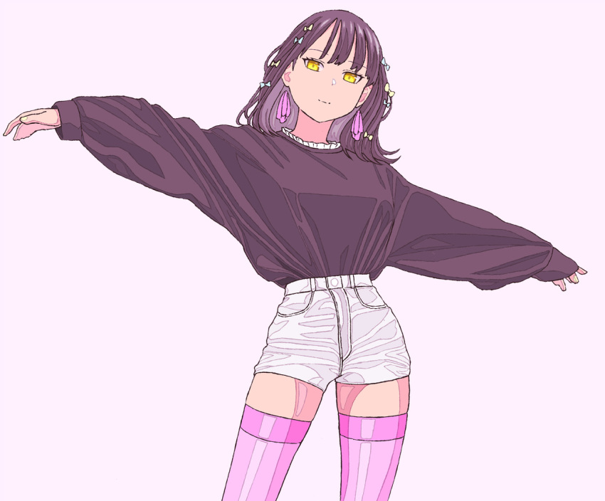1girl, aqua_bow, baggy_clothes, black_hair, black_shirt, bow, breasts, dende_(dndn222), earrings, hair_bow, jewelry, long_sleeves, looking_at_viewer, medium_breasts, medium_hair, minibow, original, pink_background, pink_legwear, puffy_sleeves, shirt, shirt_tucked_in, short_shorts, shorts, simple_background, smile, solo, thigh-highs, white_shorts, yellow_bow, yellow_eyes