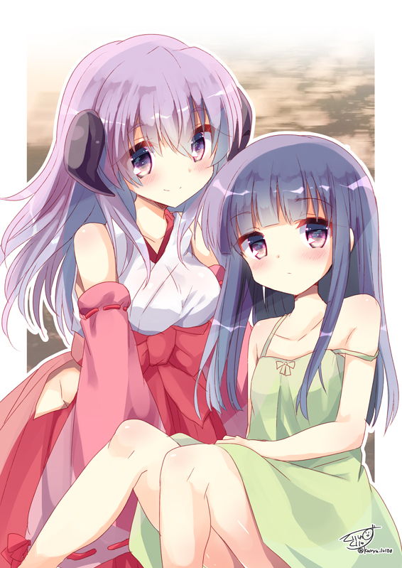 2girls, bangs, bare_arms, bare_shoulders, blush, bow, breasts, closed_mouth, collarbone, commentary_request, detached_sleeves, dress, eyebrows_visible_through_hair, furude_rika, green_dress, hair_between_eyes, hakama, hanyuu, higurashi_no_naku_koro_ni, horns, japanese_clothes, kimono, kuriyuzu_kuryuu, long_hair, medium_breasts, multiple_girls, pink_sleeves, purple_hair, red_bow, red_hakama, ribbon-trimmed_sleeves, ribbon_trim, signature, sleeveless, sleeveless_dress, sleeveless_kimono, smile, strap_slip, twitter_username, very_long_hair, violet_eyes, white_kimono