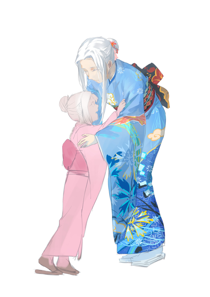 2girls, absurdres, fate/zero, fate_(series), fur_collar, geta, hair_bun, hair_up, highres, hug, illyasviel_von_einzbern, irisviel_von_einzbern, japanese_clothes, kimono, mother_and_daughter, multiple_girls, obi, ponytail, sash, sidelocks, white2013, white_hair