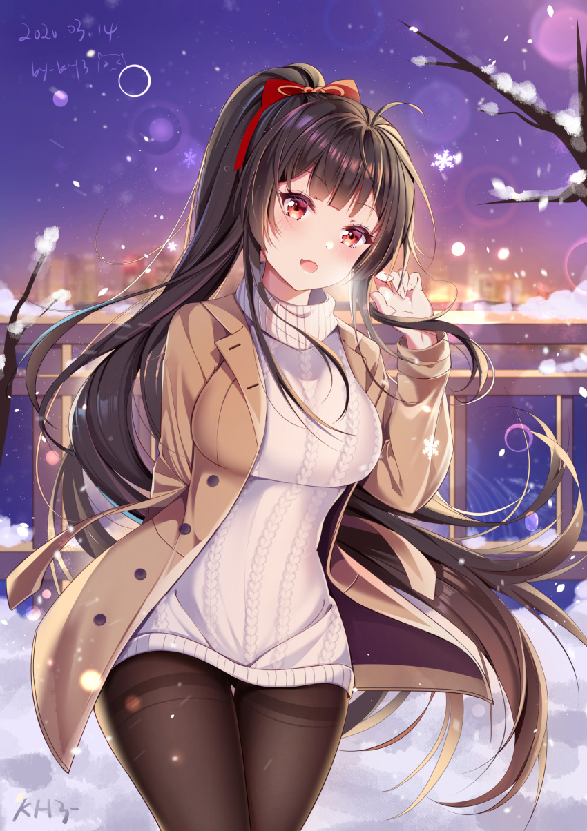 1girl, :d, absurdres, agano_(azur_lane), agano_(dating_game?)_(azur_lane), ahoge, aran_sweater, arm_behind_back, artist_name, ass_visible_through_thighs, azur_lane, bangs, bare_tree, black_legwear, blunt_bangs, blurry, blurry_background, blush, bow, breasts, brown_coat, cityscape, coat, commentary_request, cowboy_shot, dated, depth_of_field, dress, eyebrows_visible_through_hair, fang, hair_bow, hand_up, highres, large_breasts, long_hair, long_sleeves, miaoguujuun_qvq, open_clothes, open_coat, open_mouth, pantyhose, ponytail, railing, red_bow, red_eyes, short_dress, skin_fang, smile, snow, snowflakes, snowing, solo, sweater, sweater_dress, thigh_gap, thighband_pantyhose, tree, turtleneck, turtleneck_sweater, very_long_hair, white_dress