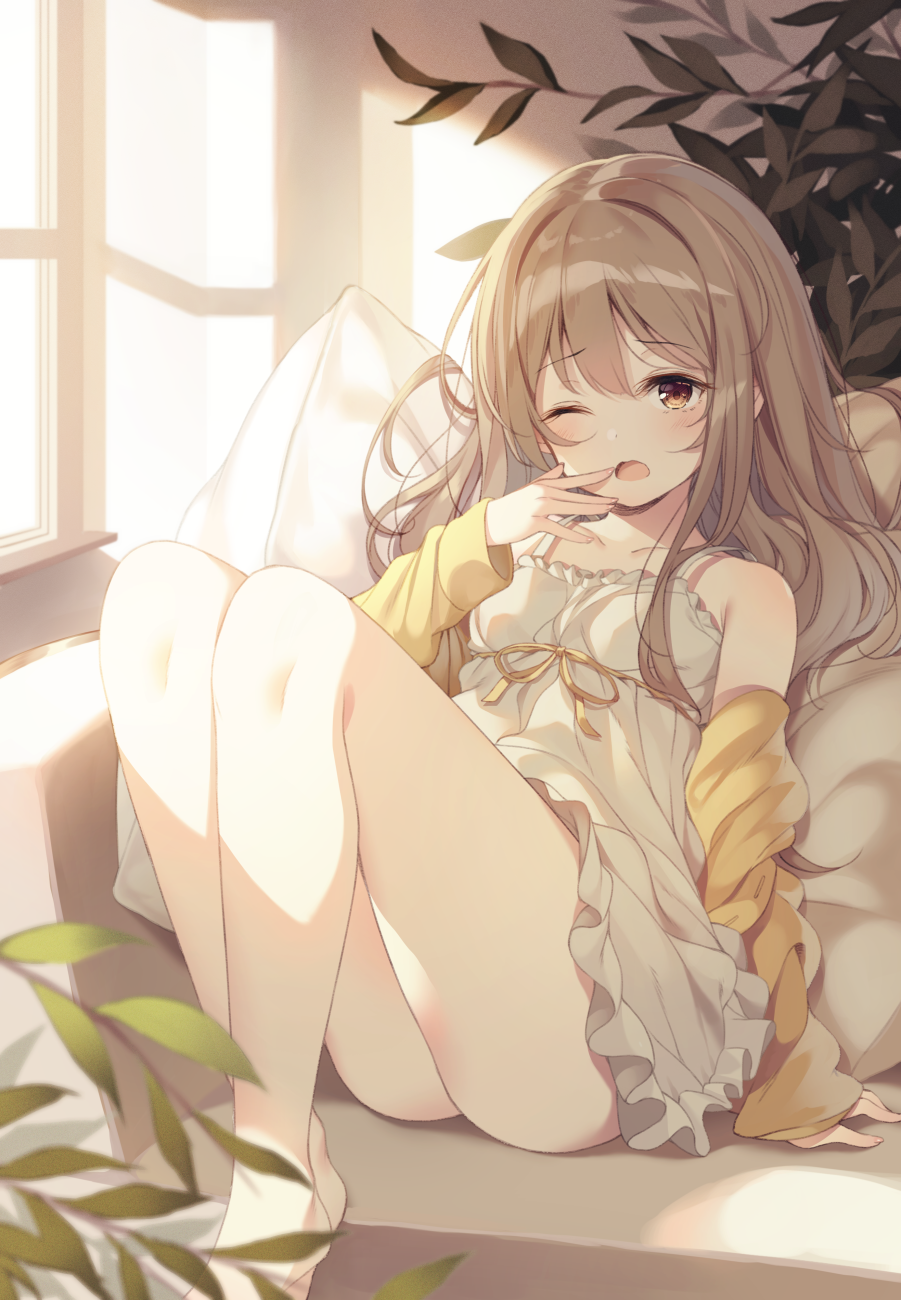 1girl, arm_at_side, ass, bare_shoulders, barefoot, blush, breasts, brown_hair