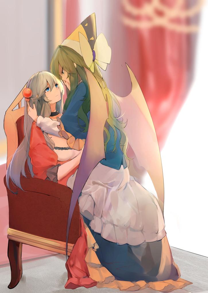 2girls, blue_eyes, breasts, dress, eyebrows_visible_through_hair, green_eyes, green_hair, hair_between_eyes