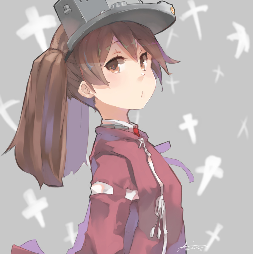 1girl, akicosmossakasa, blurry, brown_eyes, brown_hair, depth_of_field, flat_chest, grey_background