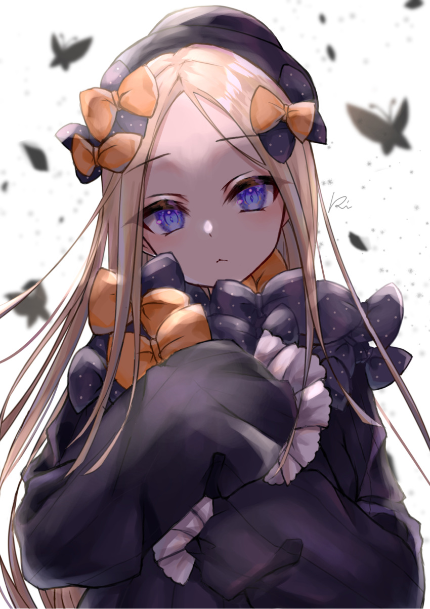 1girl, abigail_williams_(fate/grand_order), bangs, black_bow, black_dress, black_headwear, blonde_hair, blue_eyes